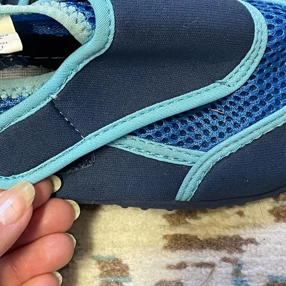 Water shoes - kids size 2/3 - Picture 5 of 6